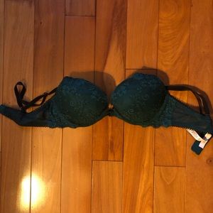 Victoria’s Secret bombshell bra in green lace